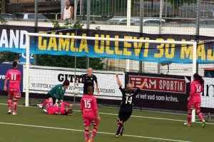 Linnea Liljegärd gör mål