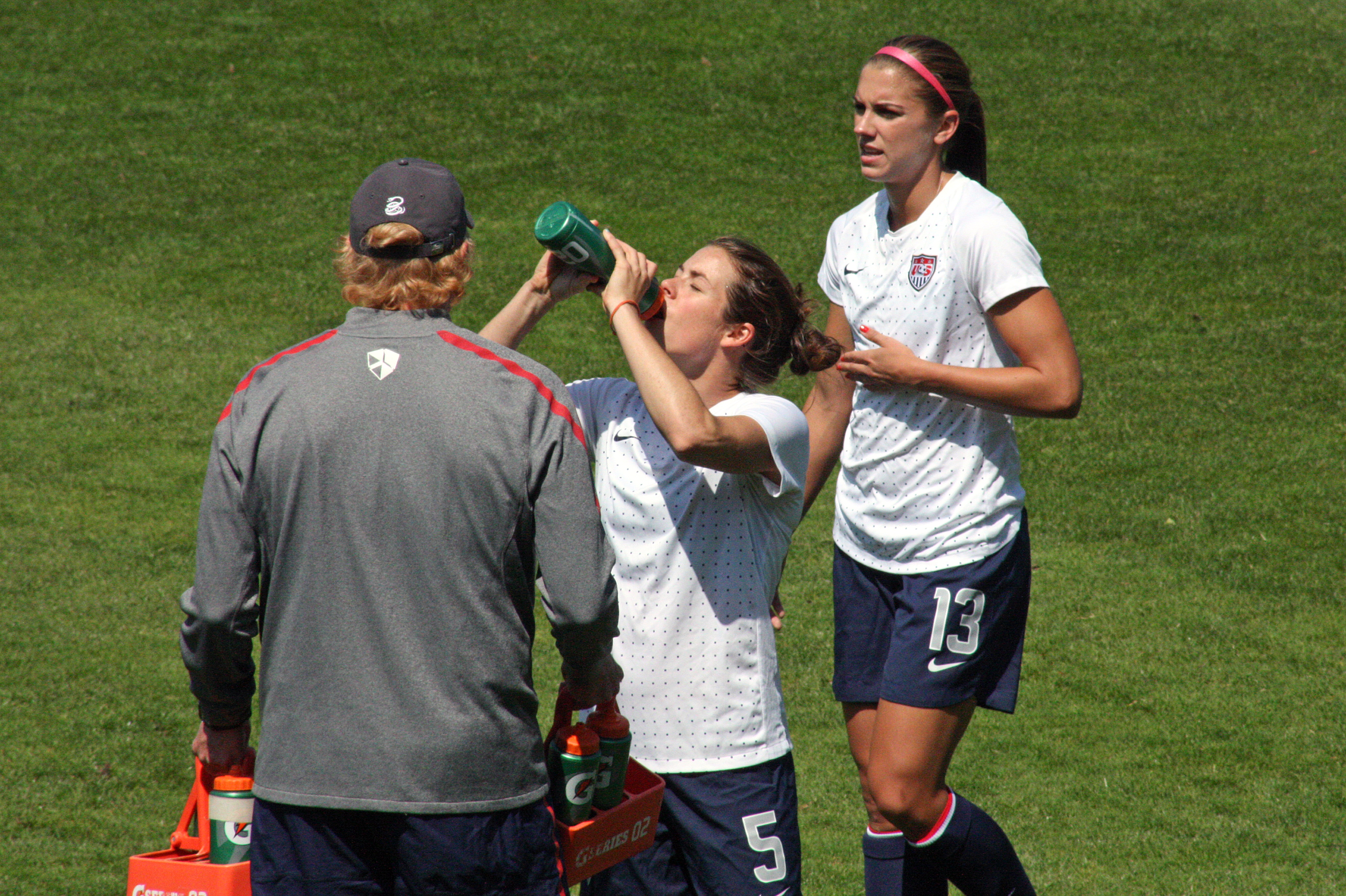 Kelley O'Hara och Alex Morgan