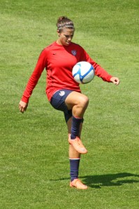 Carli Lloyd trixar