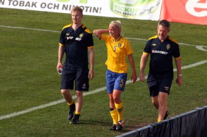 Caroline Seger går av