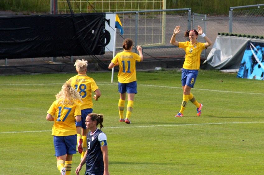 Lotta Schelin jublar