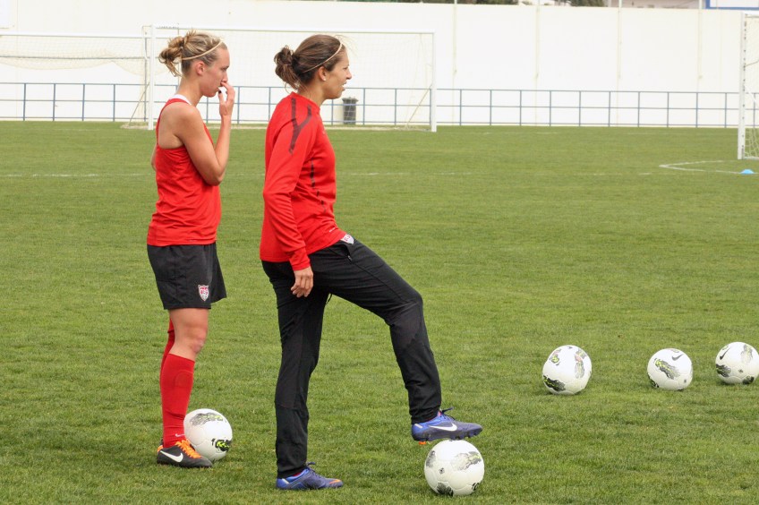 Whitney Engen och Carli Lloyd