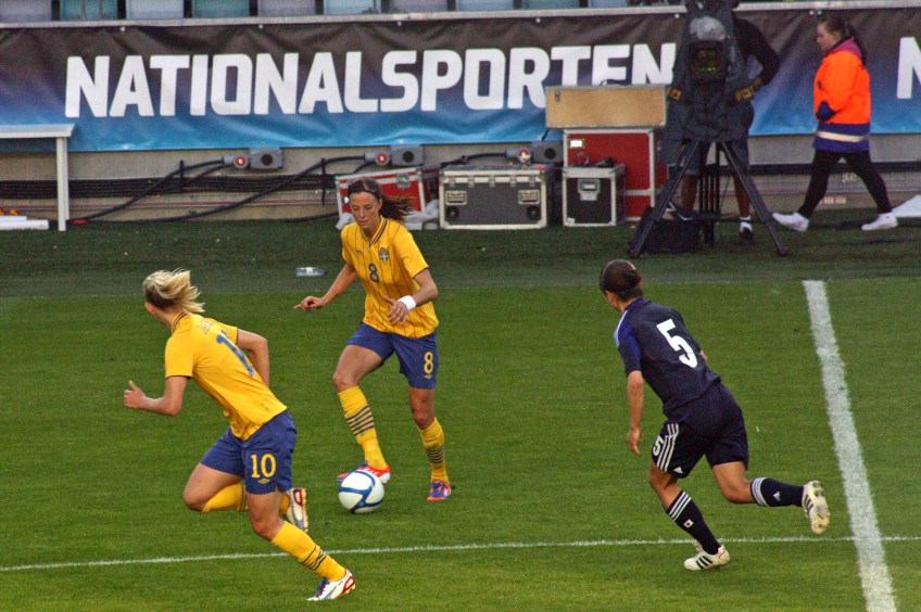 Lotta Schelin tar fart