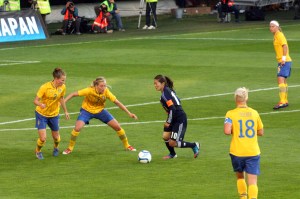 Homare Sawa utmanar Emma Berglund och Linda Sembrant