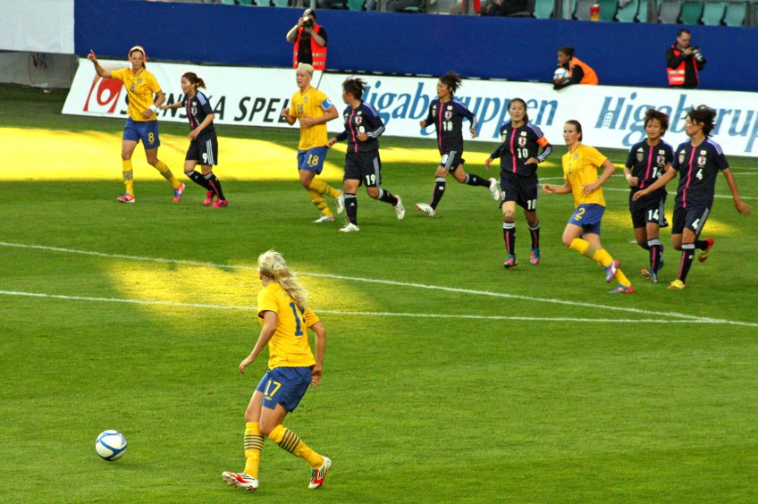 Lisa Dahlkvist laddar för ett inlägg