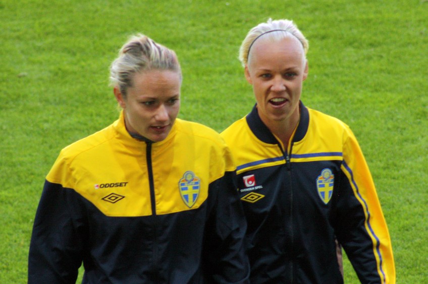 Stina Segerström och Caroline Seger