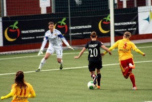 Manon Melis steget före Whitney Engen